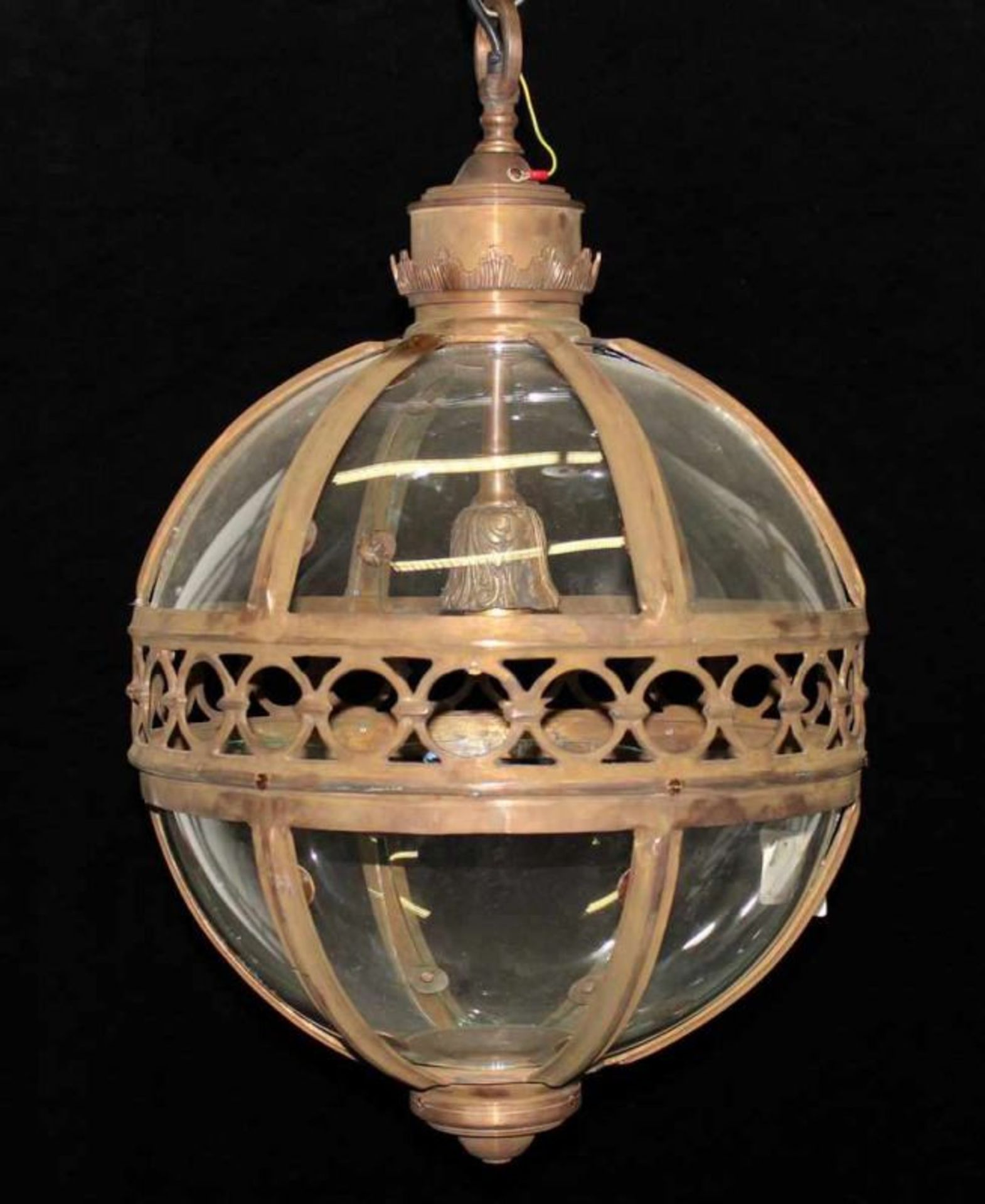 Kugel-Deckenlampe, Bronze, allseitig verglast, offenes Mittelband, einflammig, 65 cm hoch, ø 42 cm