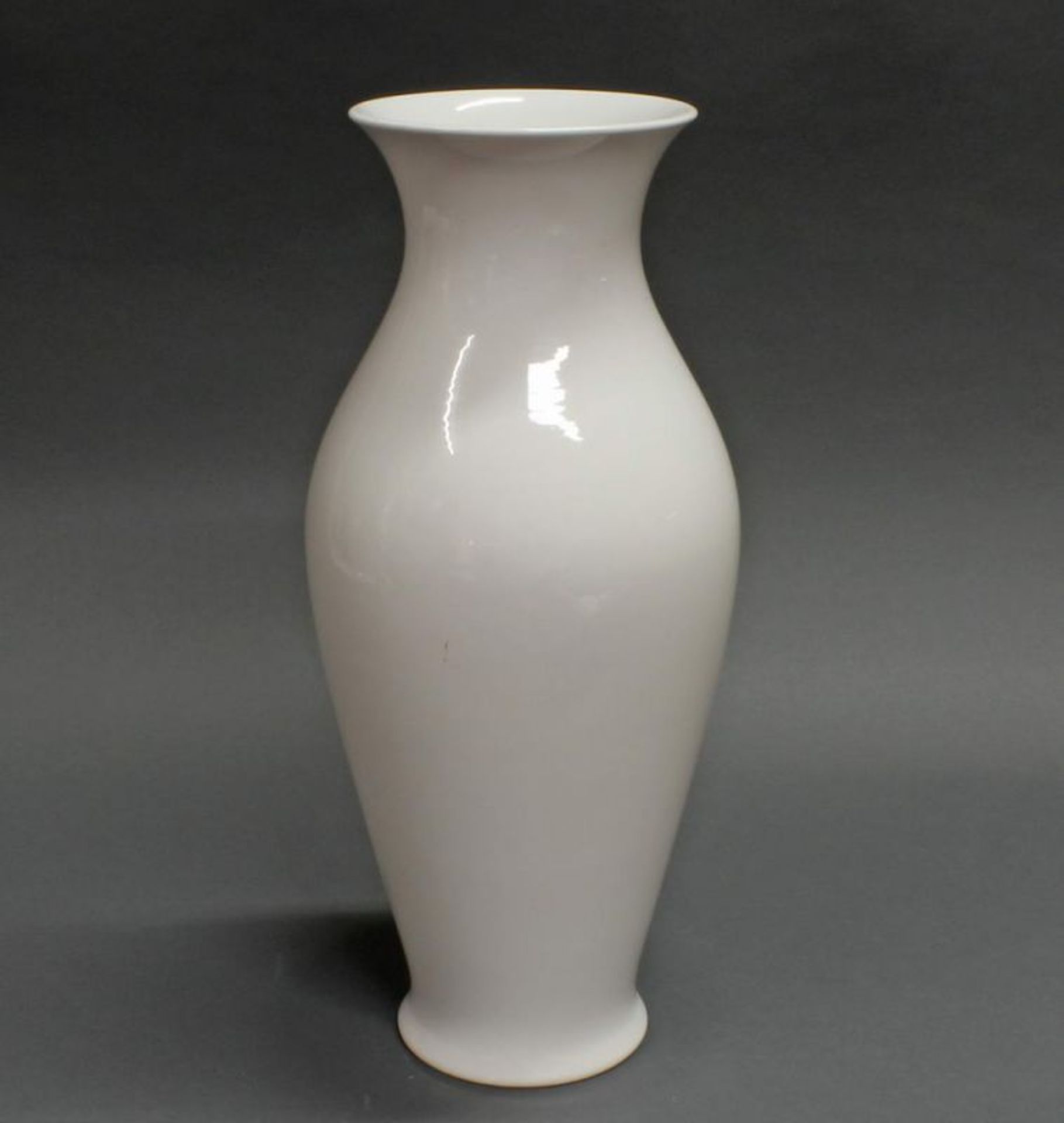 Vase, KPM Berlin, Weißporzellan, Balusterform, 44.5 cm hoch 20.00 % buyer's premium on the hammer