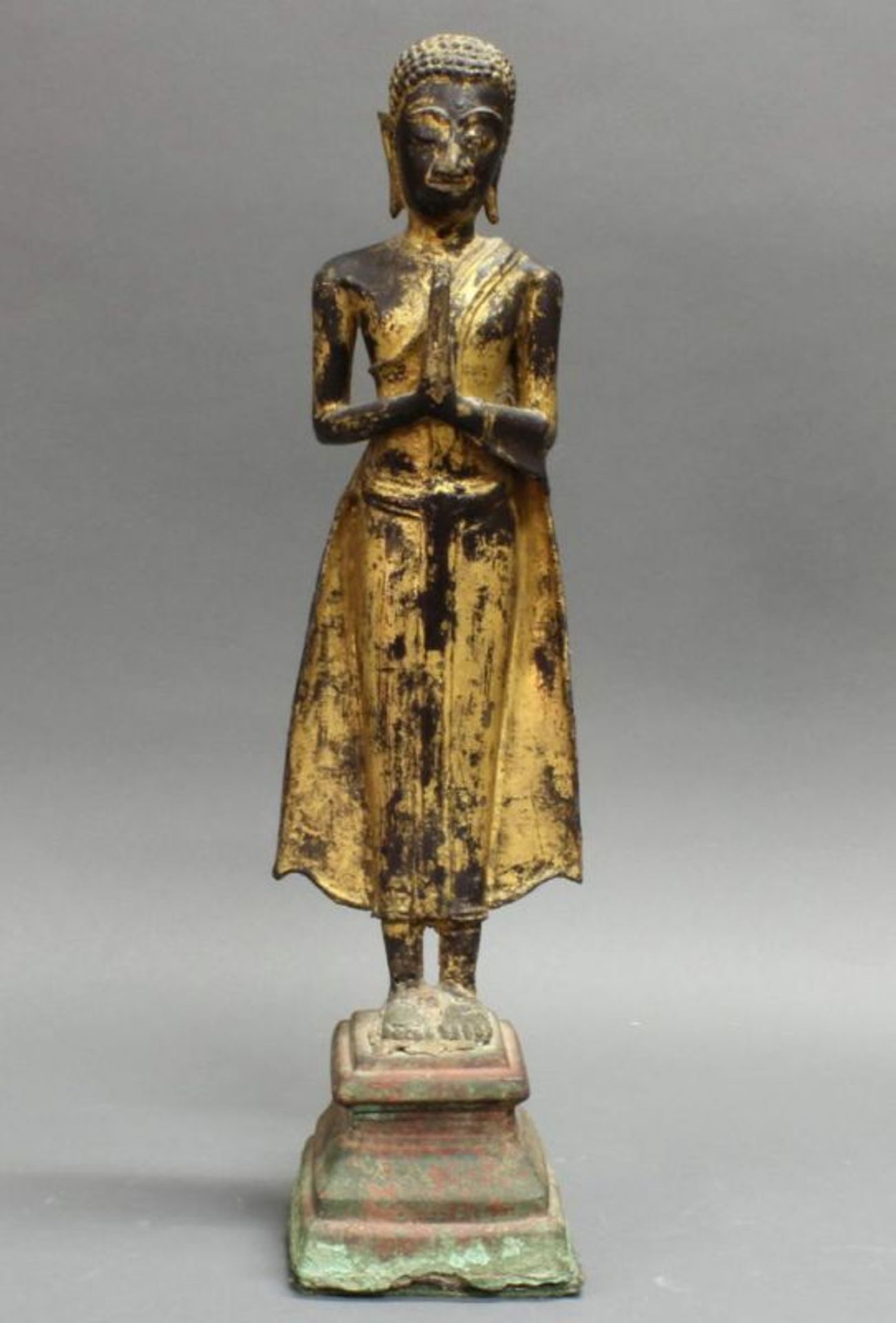 Skulptur, "Stehender Buddha", Thailand, 19. Jh., Bronze, vergoldet, 50 cm hoch, Fußknöchel mit