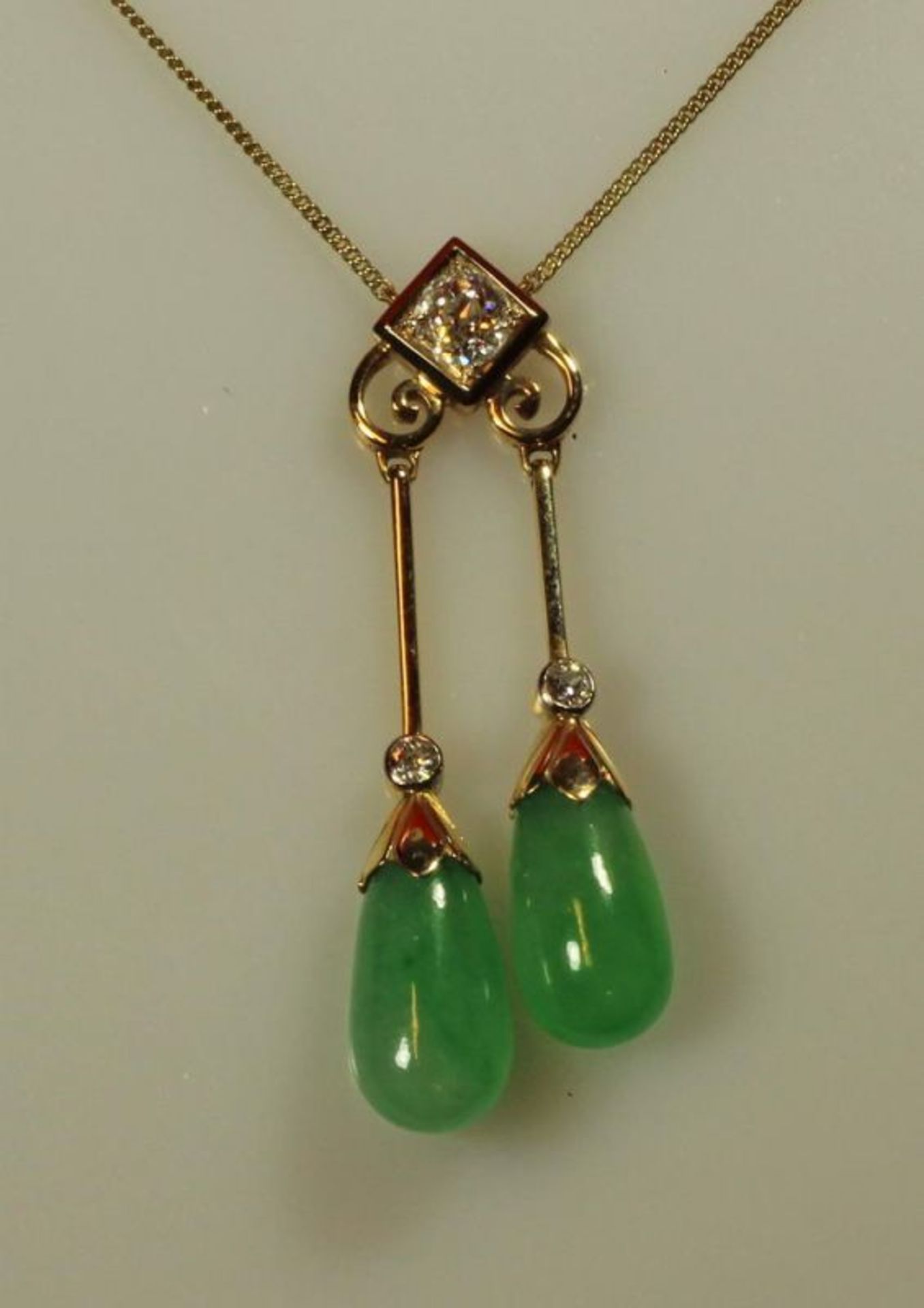 Collier, Jugendstil, um 1910/20, GG 585, 1 Altschliffdiamant ca. 0.52 ct., 2 Besatzdiamanten, 2