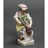 Porzellanfigur, "Gärtnerin mit Rebstock", Meissen, Schwertermarke, 1. Wahl, Modellnummer 60435,