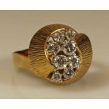 Ring, GG 750, 8 Brillanten zus. ca. 0.71 ct., 10 g, RM 18 20.00 % buyer's premium on the hammer