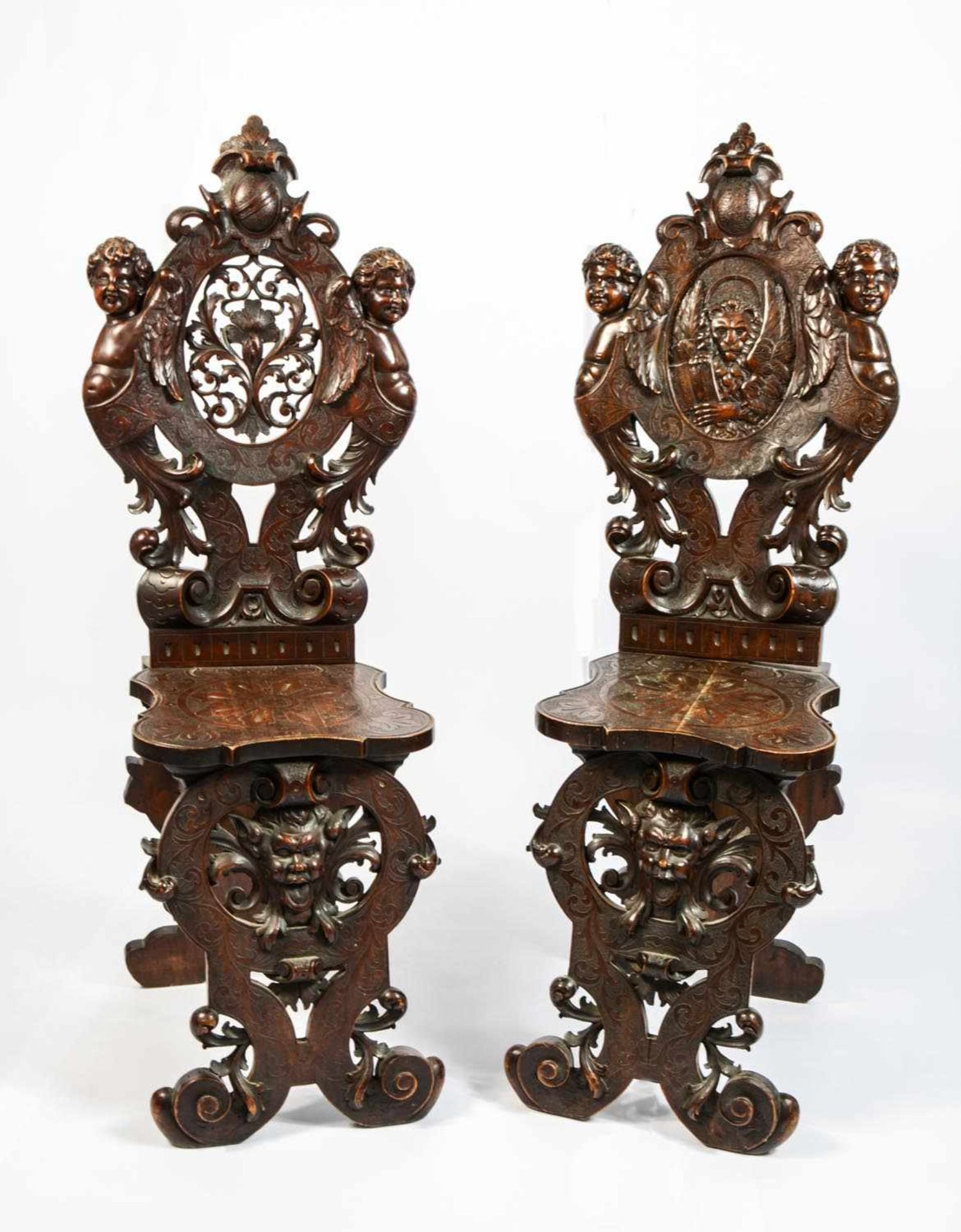 Paar Sgabelli im italienischen RenaissancestilEnde 19. Jh., Nussbaum, geschnitzt, Rückenlehne - Image 2 of 4