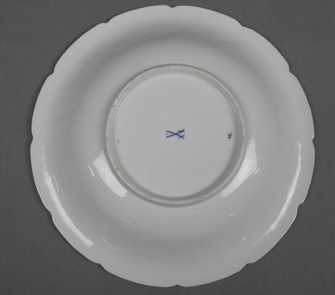 SCHALE / PRUNKSCHALE / bowl, Porzellan, Manufaktur Meissen, unterglasurblaue Schwertermarke mit - Image 2 of 2
