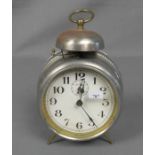 WECKER / alarm clock, Frankreich, um 1900, gemarkt "Pignons Acier Tailles". Verspringendes und