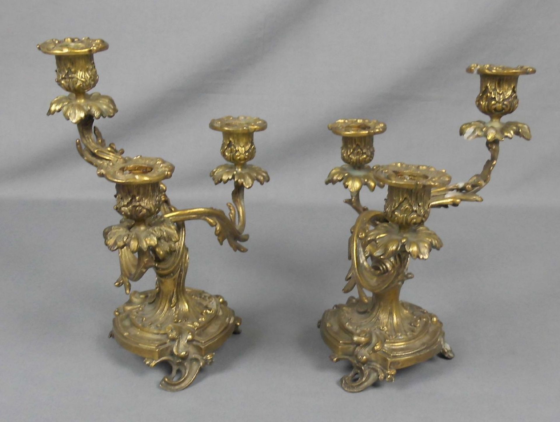 PAAR LEUCHTER / TISCHLEUCHTER / candlestands, Bronze, gemarkt mit Krone und Monogramm, gearbeitet in - Image 2 of 3