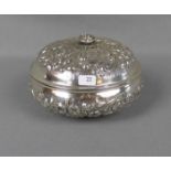 DECKELDOSE / BONBONIÈRE / silver box, 900er Silber (315 g), gepunzt mit Feingehaltsangabe und "