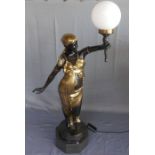 GROSSE FIGÜRLICHE LAMPE "Fackelträgerin" / figure / lamp, Bronze auf Marmorstand, einflammig