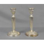 PAAR LEUCHTER / TISCHLEUCHTER / candle stands, 925er Silber (beschwerter Fuß), gearbeitet in der