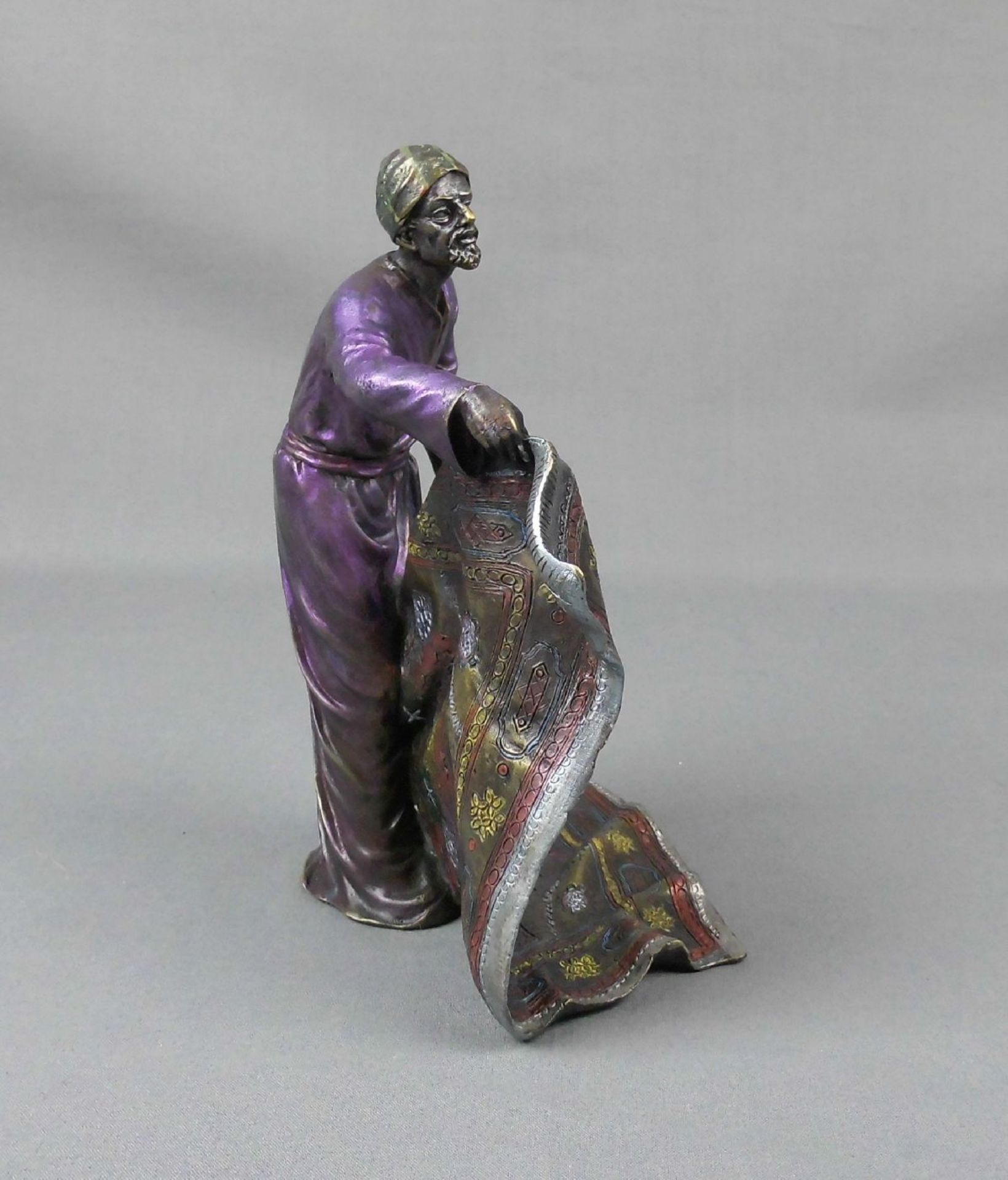 BERGMAN, FRANZ (1898-1963), Skulptur / sculpture: "Arabischer Teppichhändler", revers vertieft - Image 3 of 4