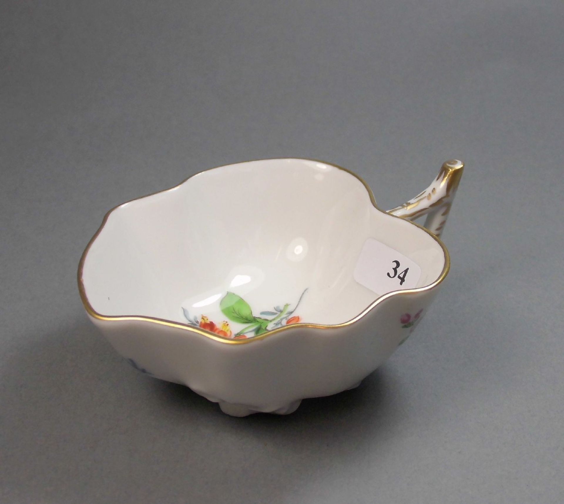 BLATTSCHALE / bowl, Porzellan, Manufaktur Meissen, unterglasurblaue Schwertermarke, Marke seit - Image 2 of 3