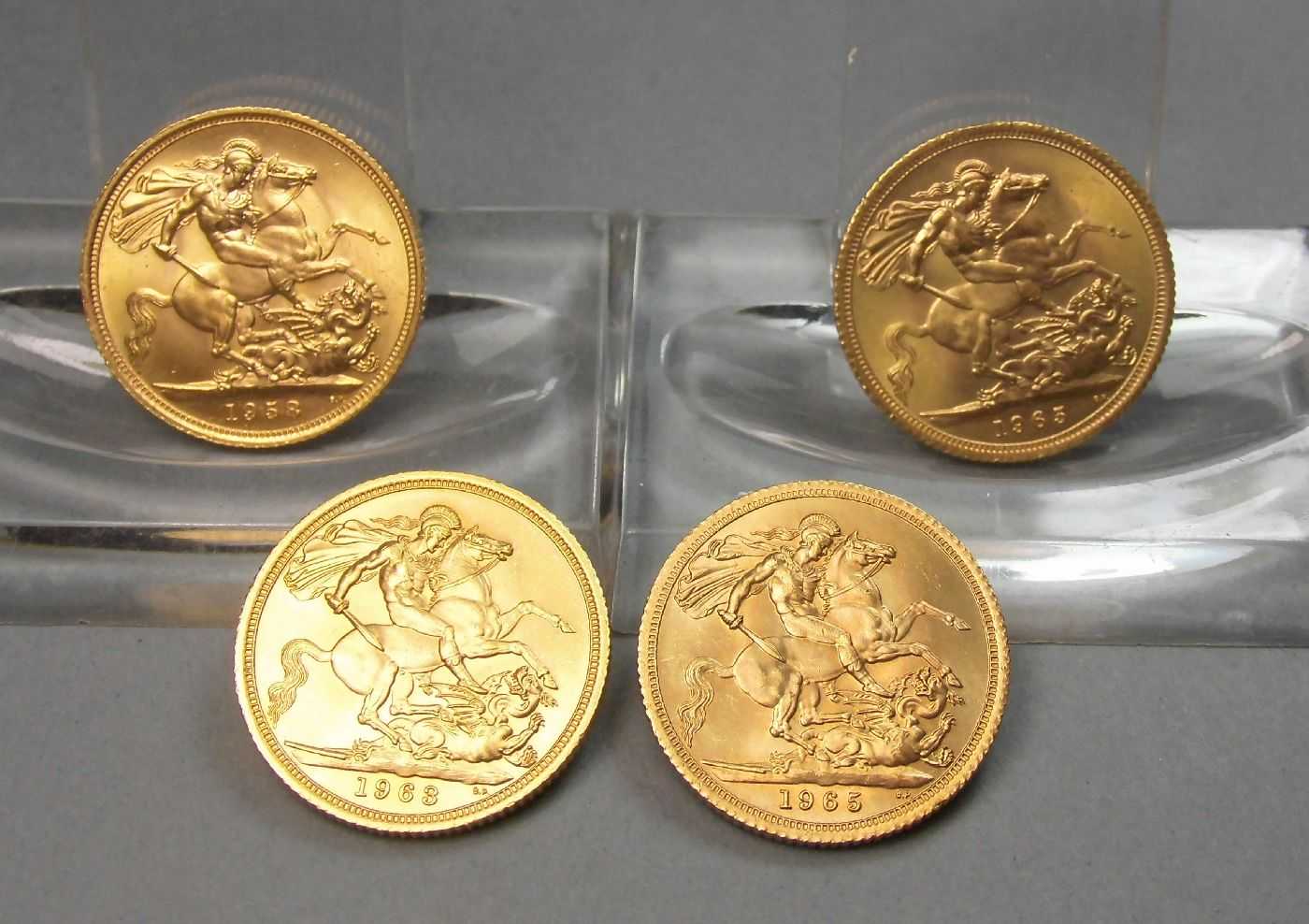 4 GOLDMÜNZEN: "Sovereign Elisabeth II" von 1958, zweimal von 1965 und einmal von 1968; jeweils à 7, - Image 2 of 2