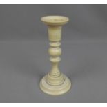 LEUCHTER / TISCHLEUCHTER / ivory candlestand, Elfenbein, um 1900. Runder Profilstand,