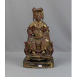 SKULPTUR: "Chinesischer Kaiser / Würdenträger", Holz, geschnitzt und über Kreidegrund farbig