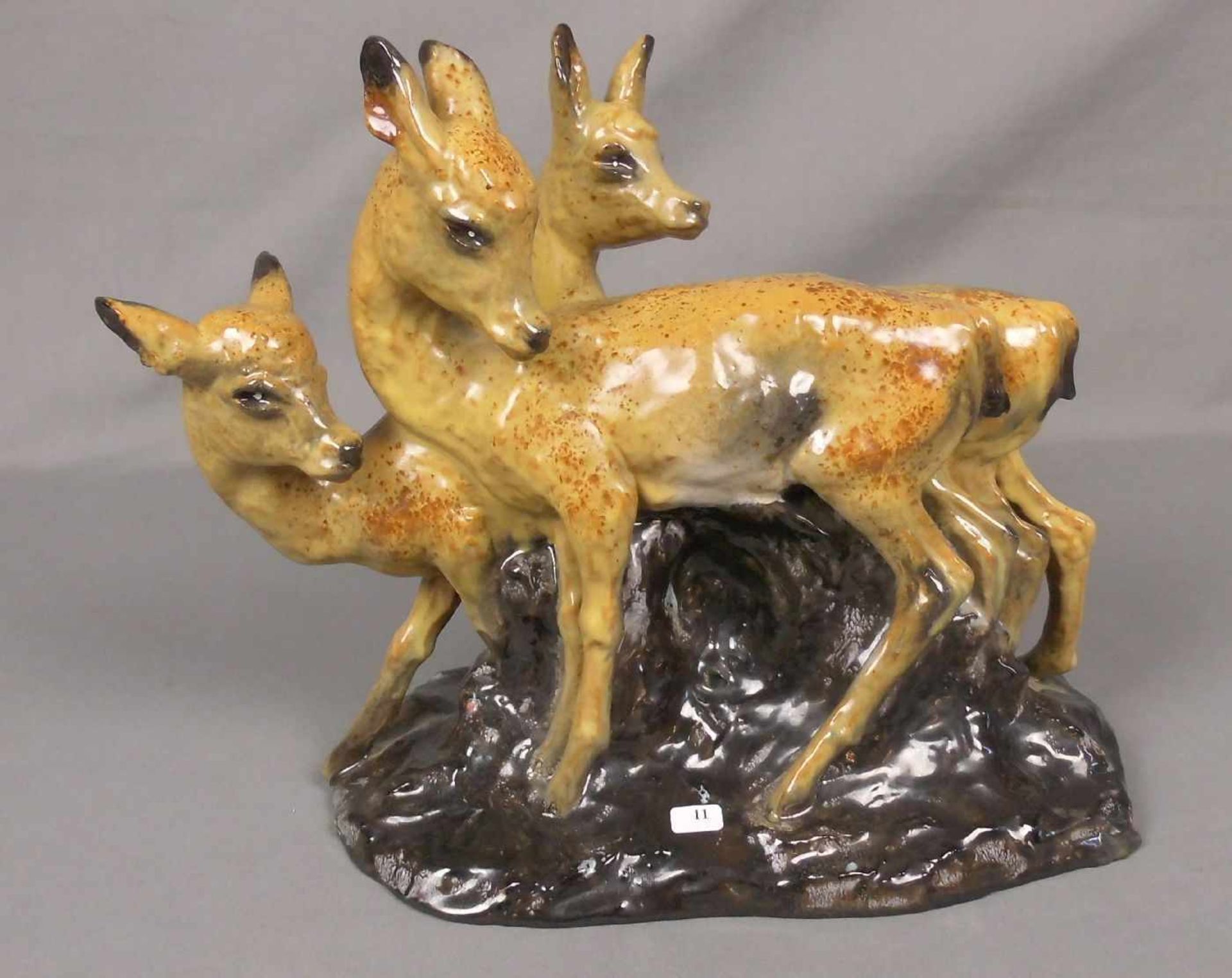 FIGURENGRUPPE: "Rehe", Staatliche Majolika-Manufaktur Karlsruhe, Reliefmarke ab 1920, Model.-Nr.