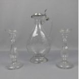 KARAFFE UND KERZENLEUCHTER / carafe and candlesticks, Glas, Böhmen, 2. Hälfte 20. Jh., geschliffenes