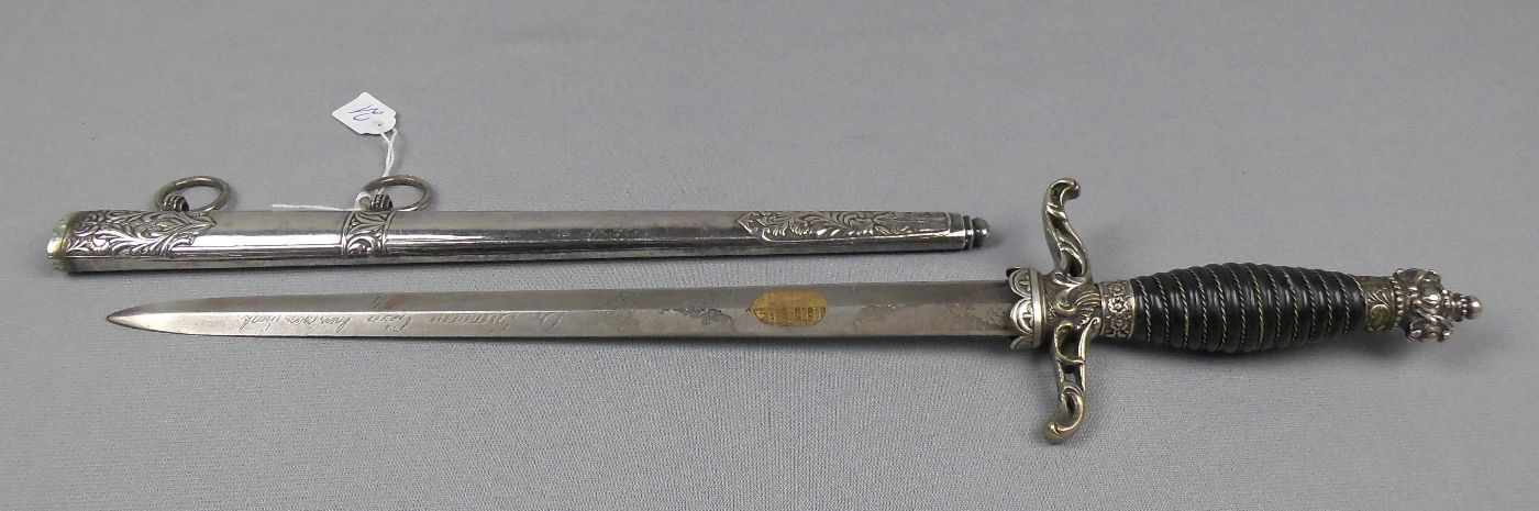 OFFIZIERS - DOLCH UNGARN / dagger. Ehrendolch für Offiziere von 1917. Godronierter Kunststoffgriff - Image 2 of 7