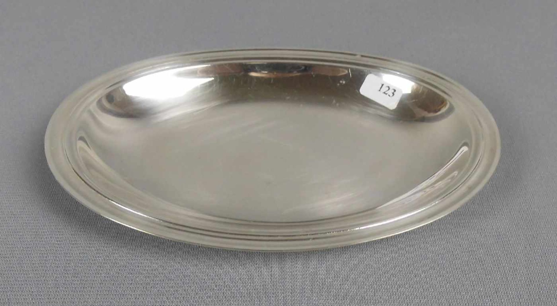 SCHALE / bowl, 835er Silber (82 g), deutsch, gepunzt mit Halbmond und Krone, Feingehaltsangabe und