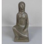 SZALINSKI, FRITZ (Osnabrück 1905-1978 ebd.), Skulptur / sculpture: "Kniende Frau", bronzierter Gips,