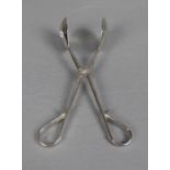 SALATBESTECK / salad cutlery, versilbert, gearbeitet in Zangenform. L. 25,5 cm.