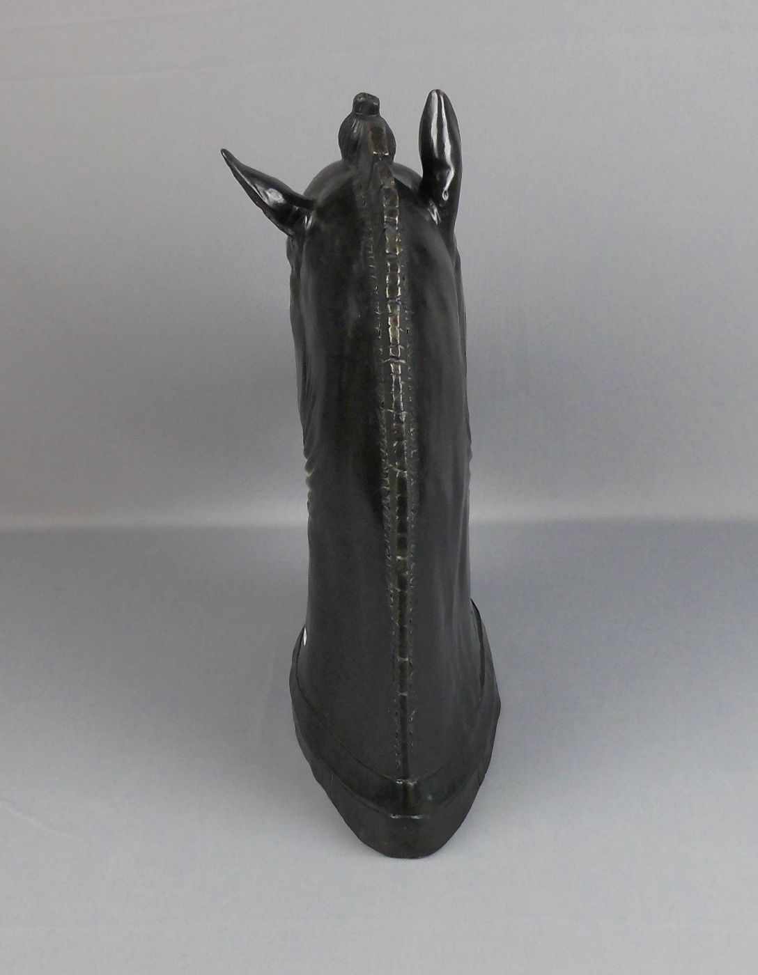 ANONYMUS (20. Jh.), Skulptur / sculpture: "Pferdekopf", Bronze, dunkelbraun patiniert und - Bild 3 aus 4