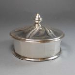 DECKELDOSE / BONBONIERE / box, 830er Silber (190 g), deutsch, gemarkt mit Halbmond und Krone,