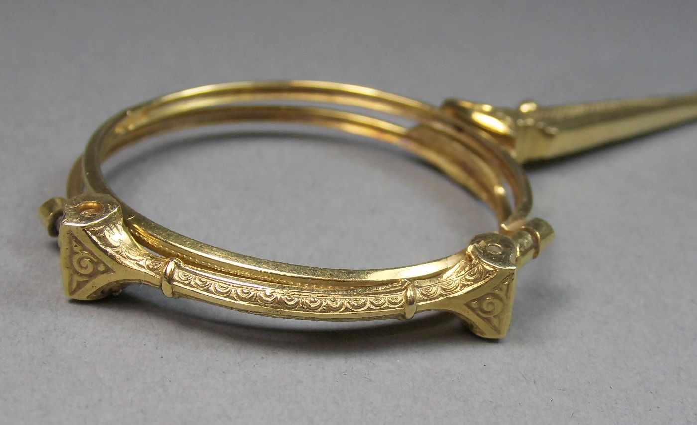 LORGNETTE / SPRINGLORGNETTE, um 1900, Gold (585er/ 14 K, 15,80 g). Balusterförmiger Schaft mit - Bild 2 aus 4