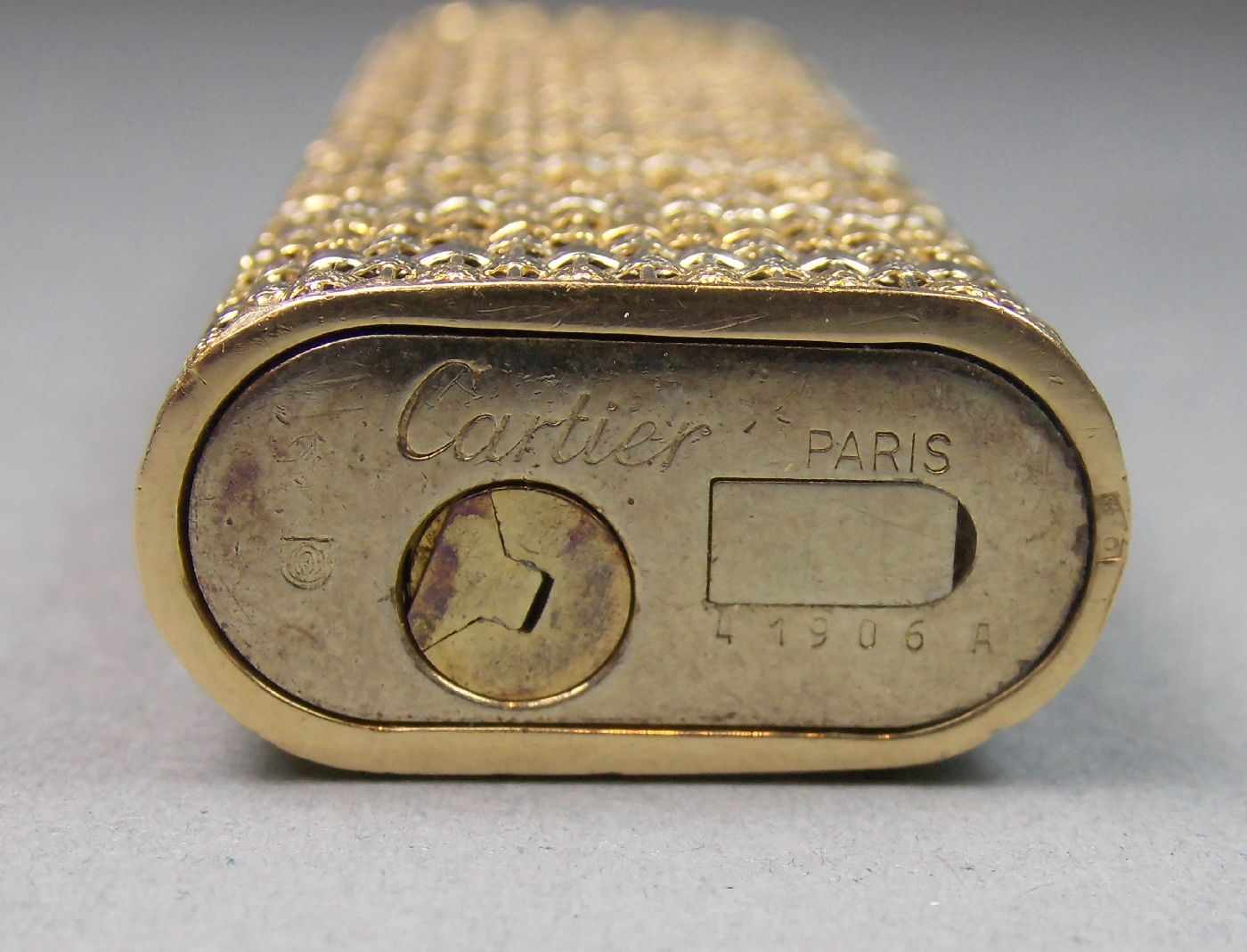 CARTIER FEUERZEUG / lighter, 750er Gold (99 g), Frankreich, unter dem Stand Firmenstempel " - Bild 4 aus 4