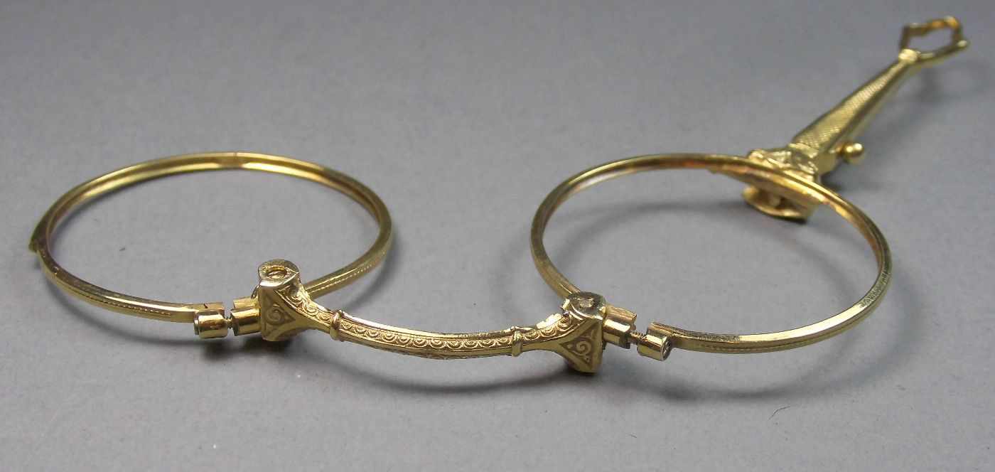 LORGNETTE / SPRINGLORGNETTE, um 1900, Gold (585er/ 14 K, 15,80 g). Balusterförmiger Schaft mit - Bild 4 aus 4