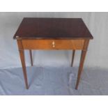 NÄHTISCH / sewing table, England, Mahagoni auf Eiche, gespiegelt furniert; Schelllackpolitur, um