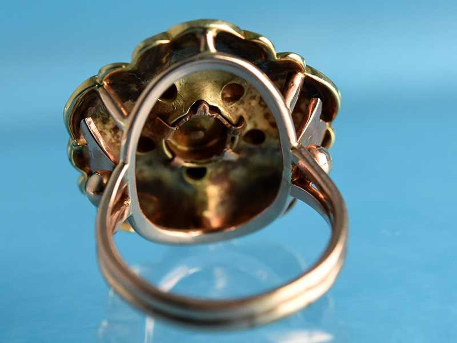 Ring mit einer Zuchtperle, Goldschmiedearbeit, 20. Jh. 585/- Gelb- und Rotgold. Gesamtgewicht ca. - Image 3 of 4