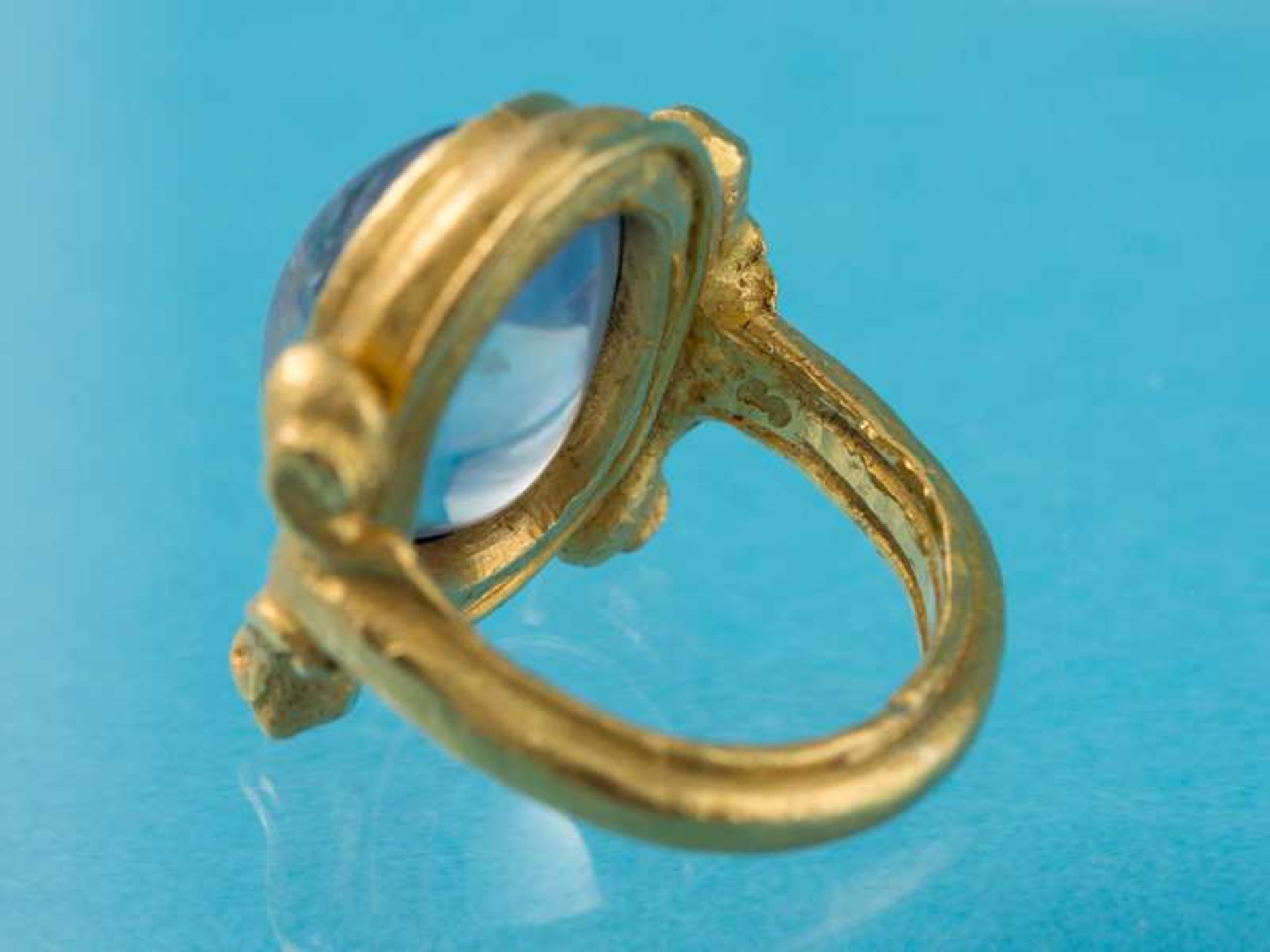 Massiver Ring mit natürlichem Saphir - Cabochon von 30 ct, Goldschmiedearbeit von Wolfgang - Image 4 of 5