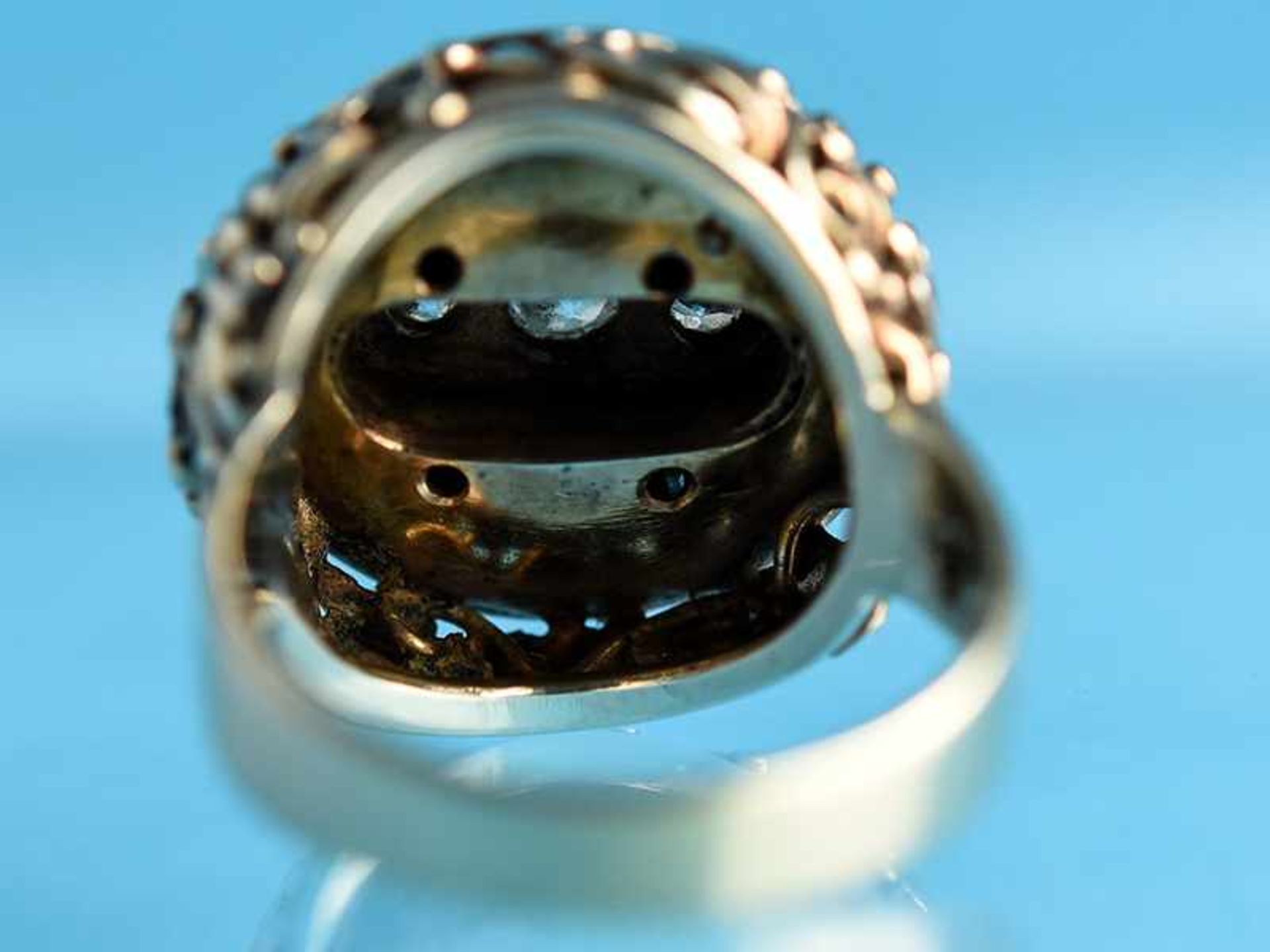 Ring mit Altschliff-Diamanten, zusammen ca. 0,15 ct, um 1900 585/- Gelbgold. Gesamtgewicht ca. 8,2 - Bild 3 aus 5