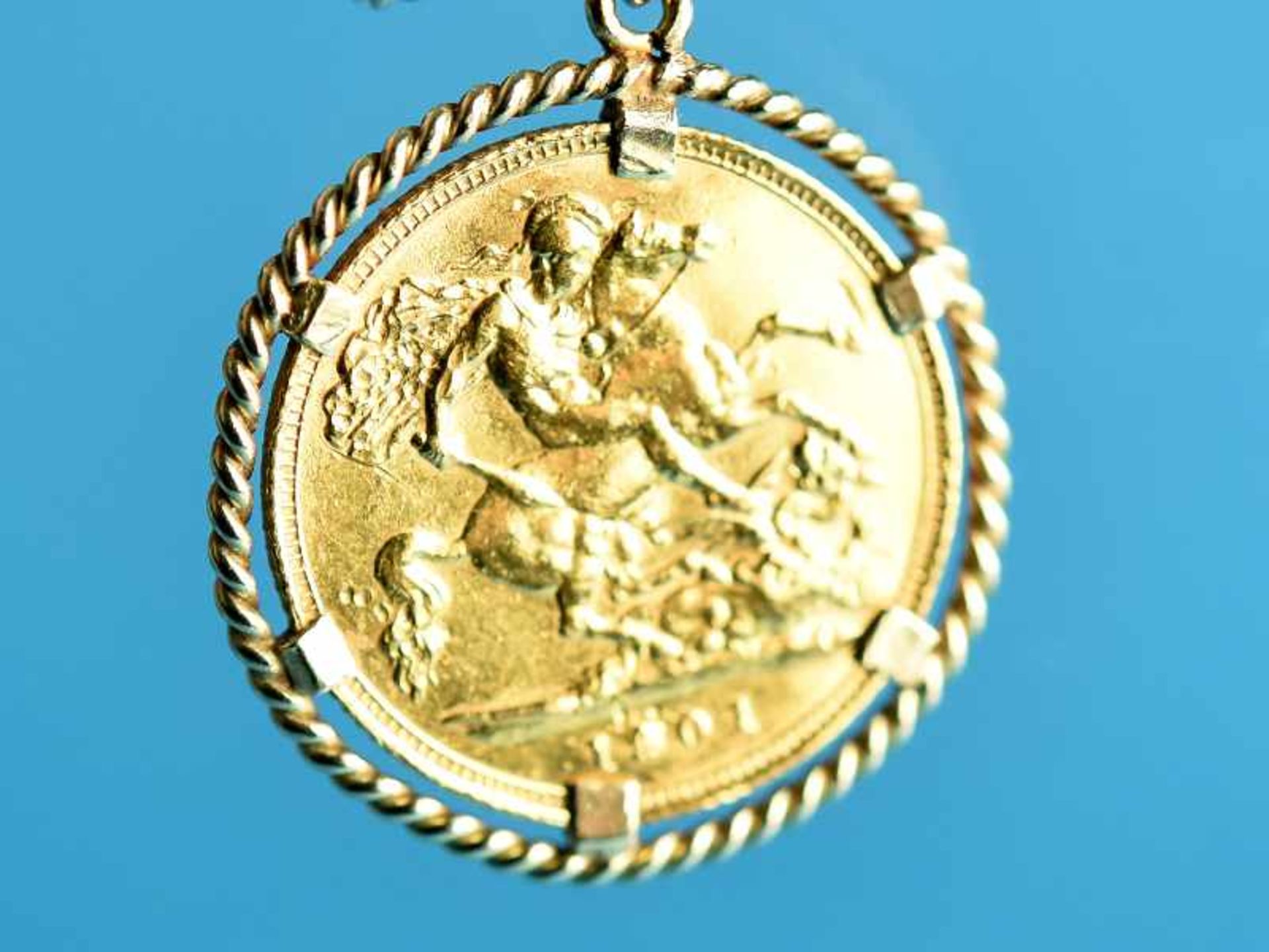 Paar Ohrgehänge mit 4 verschiedenen Gold-Münzen, 20. Jh. Goldmünzen und 585/- Gelbgold-Montierung. - Image 7 of 9
