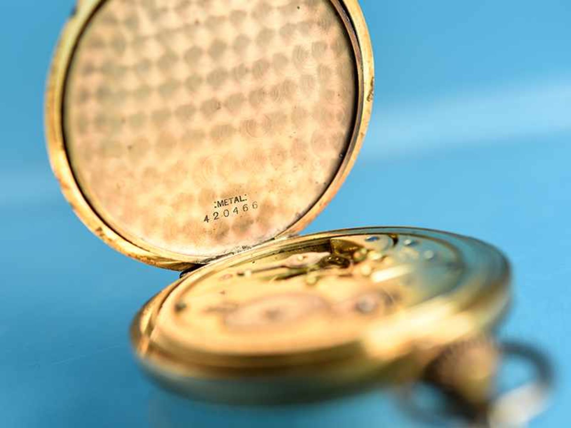 Savonnette-Taschenuhr, bezeichnet Alpina & Uhrenkette, 20. Jh. 1.) Taschenuhr: 585/- Gelbgold. - Image 3 of 6