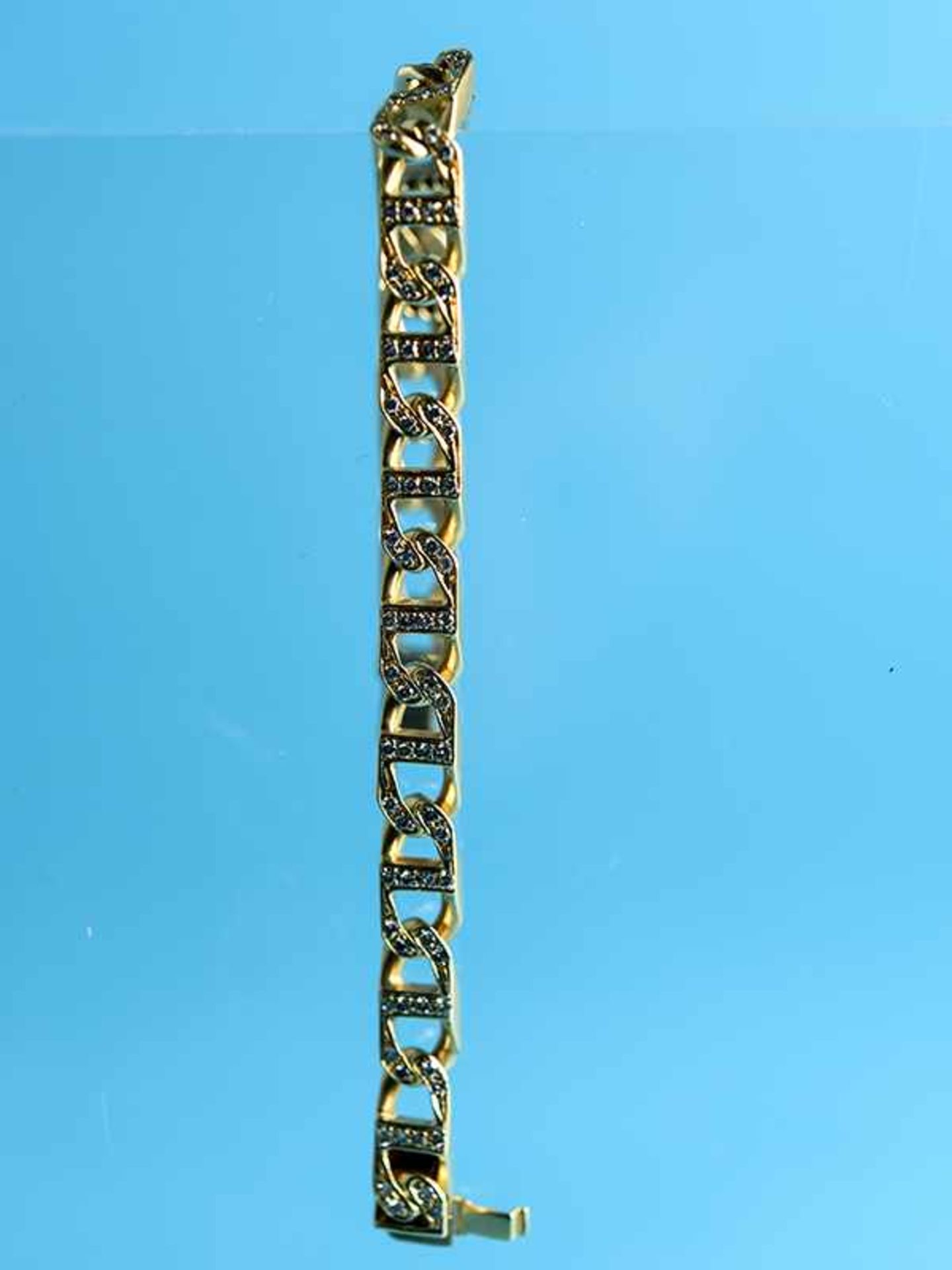 Gliederarmband mit 128 Brillanten, zusammen ca. 1,28 ct, Juwelier Wilm, Hamburg, 20. Jh. 750/- - Image 2 of 2