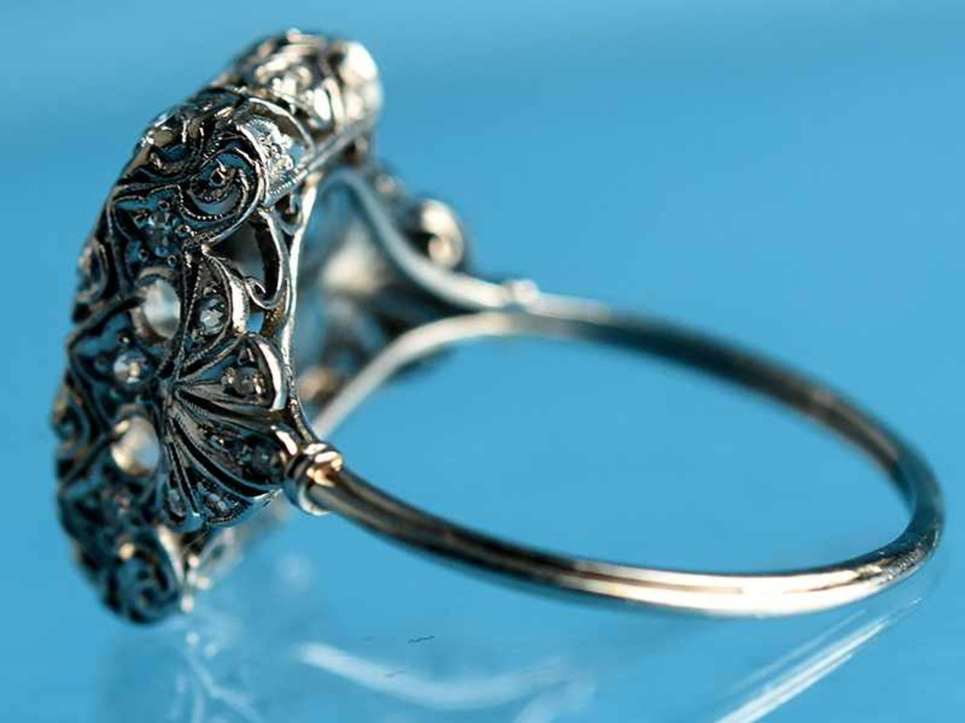 Ring mit Altschliff-Diamanten, zusammen ca. 1 ct, Art Deco Platin. Gesamtgewicht ca. 4,6 g. - Image 4 of 6