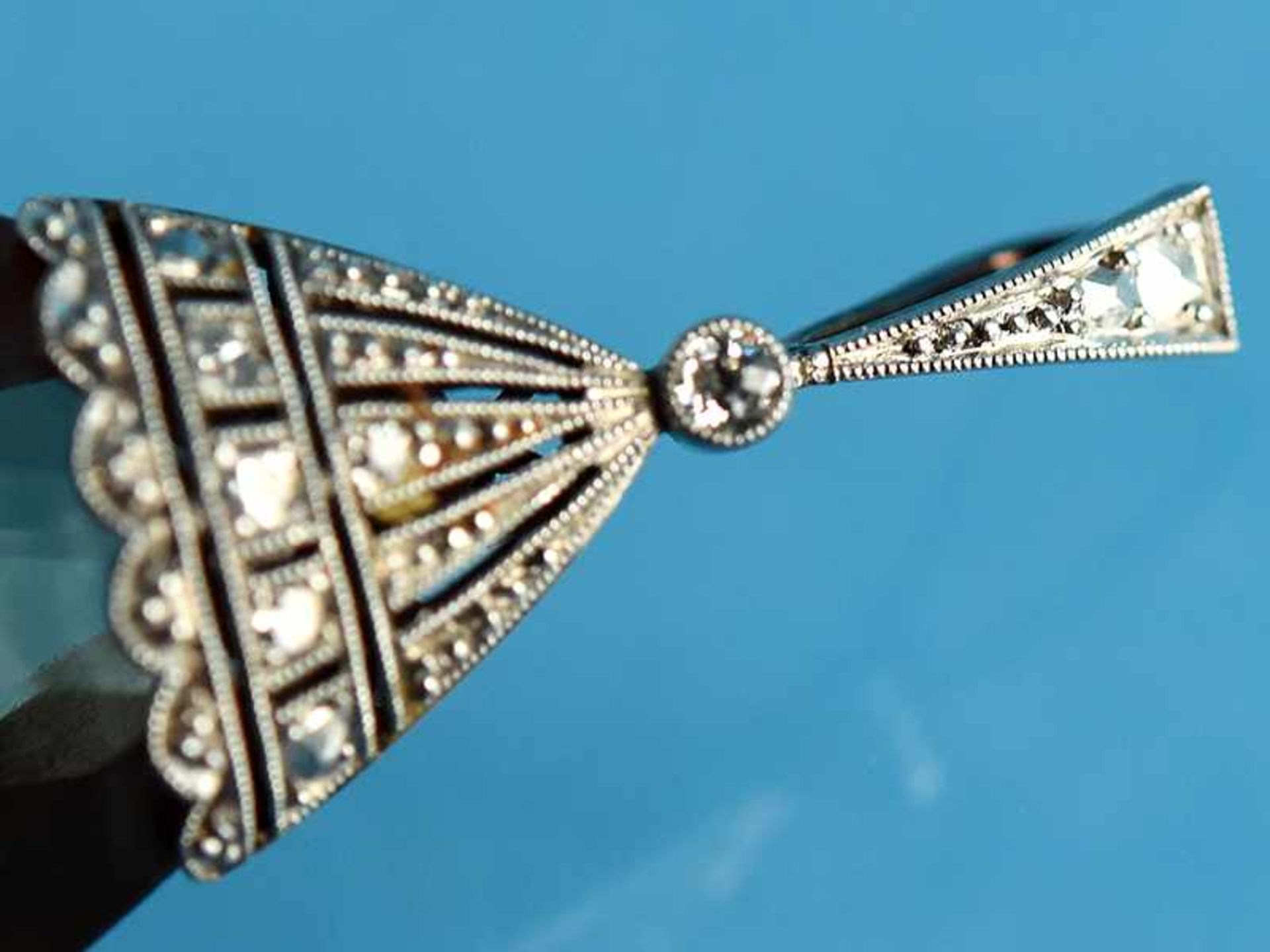Großer Anhänger mit Citrintropfen und diamantbesetzter Aufhängung, zusammen ca. 0,06 ct, Art Deco - Image 2 of 5