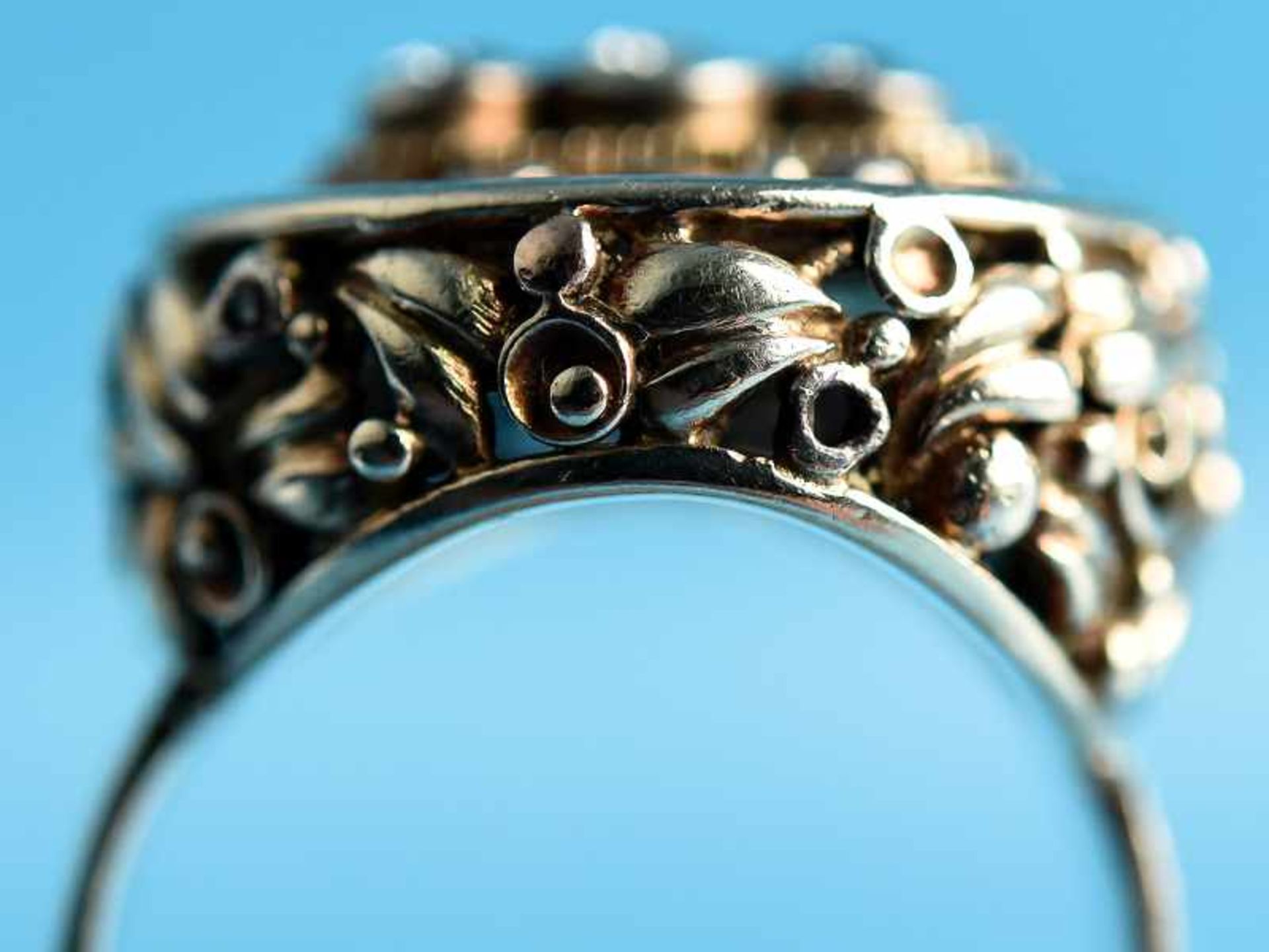 Ring mit Altschliff-Diamanten, zusammen ca. 0,15 ct, um 1900 585/- Gelbgold. Gesamtgewicht ca. 8,2 - Bild 5 aus 5