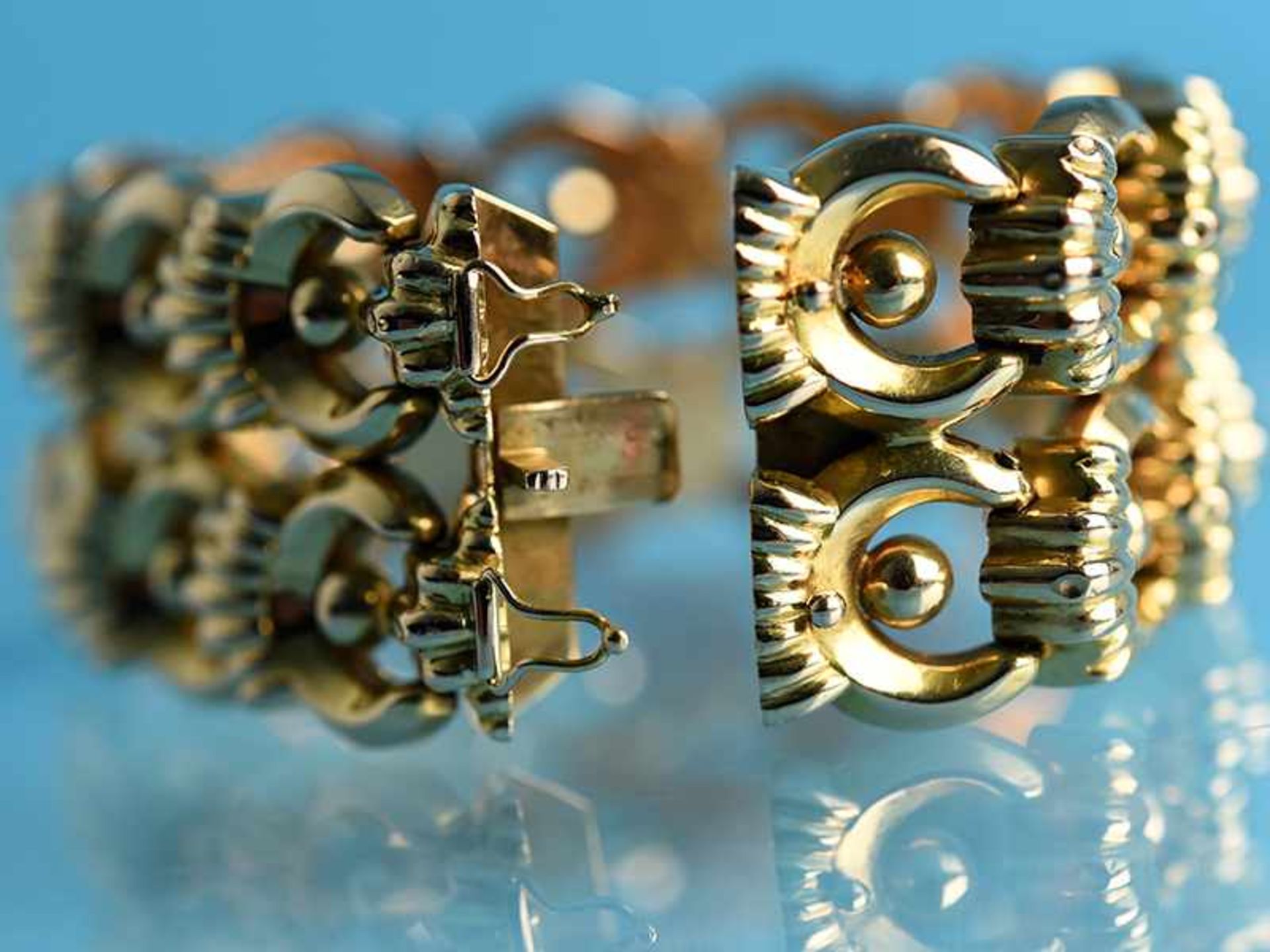 Breites Armband, 50- er Jahre 750/- Roségold. Gesamtgewicht ca. 70,6 g. Doppelreihiges Armband aus - Image 6 of 7
