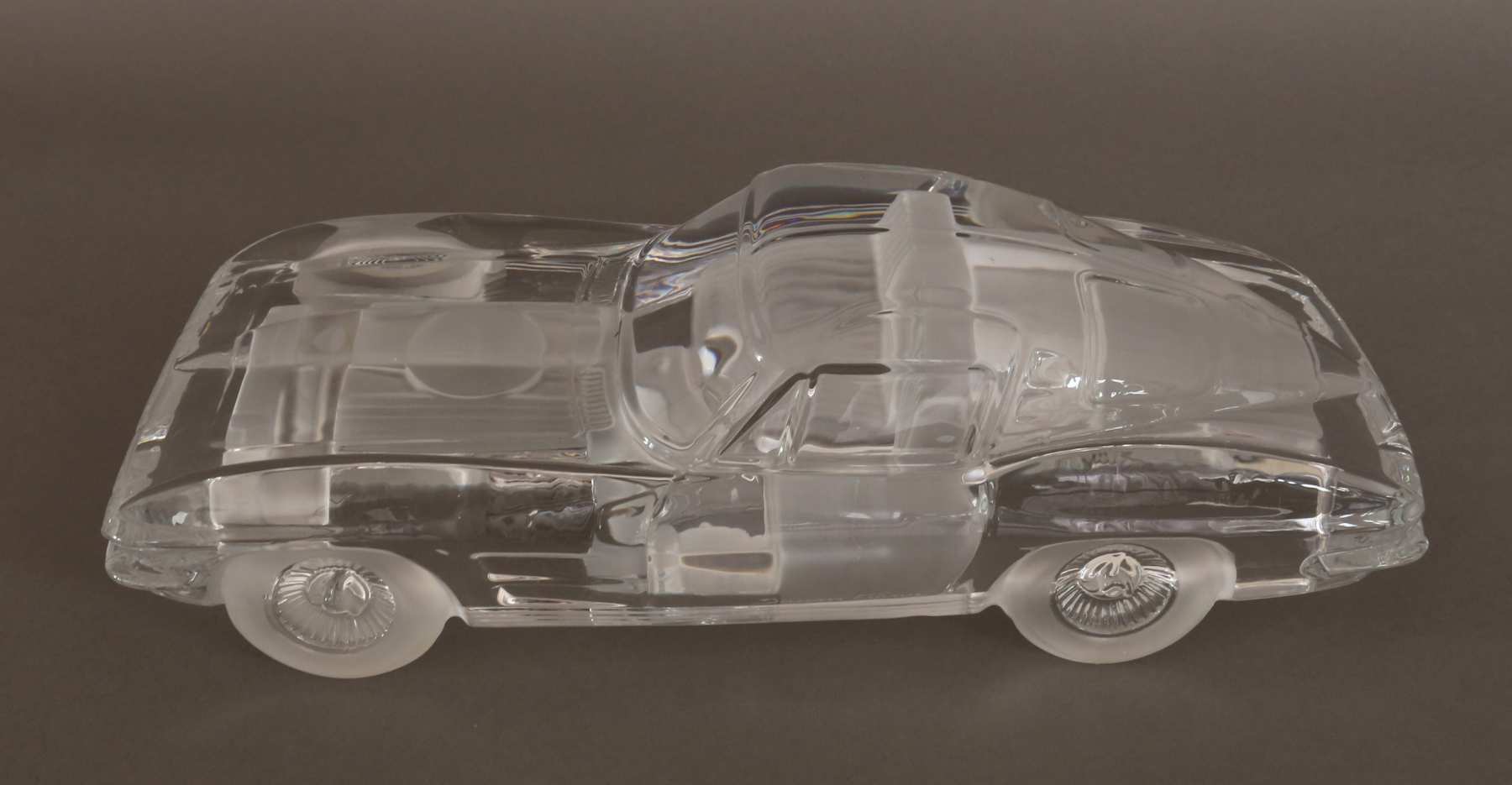 Kristallglasfigur, Auto Daum France, seitlich signiert, Modell: Chevrolet Corvette, 30 cm, H.: 10