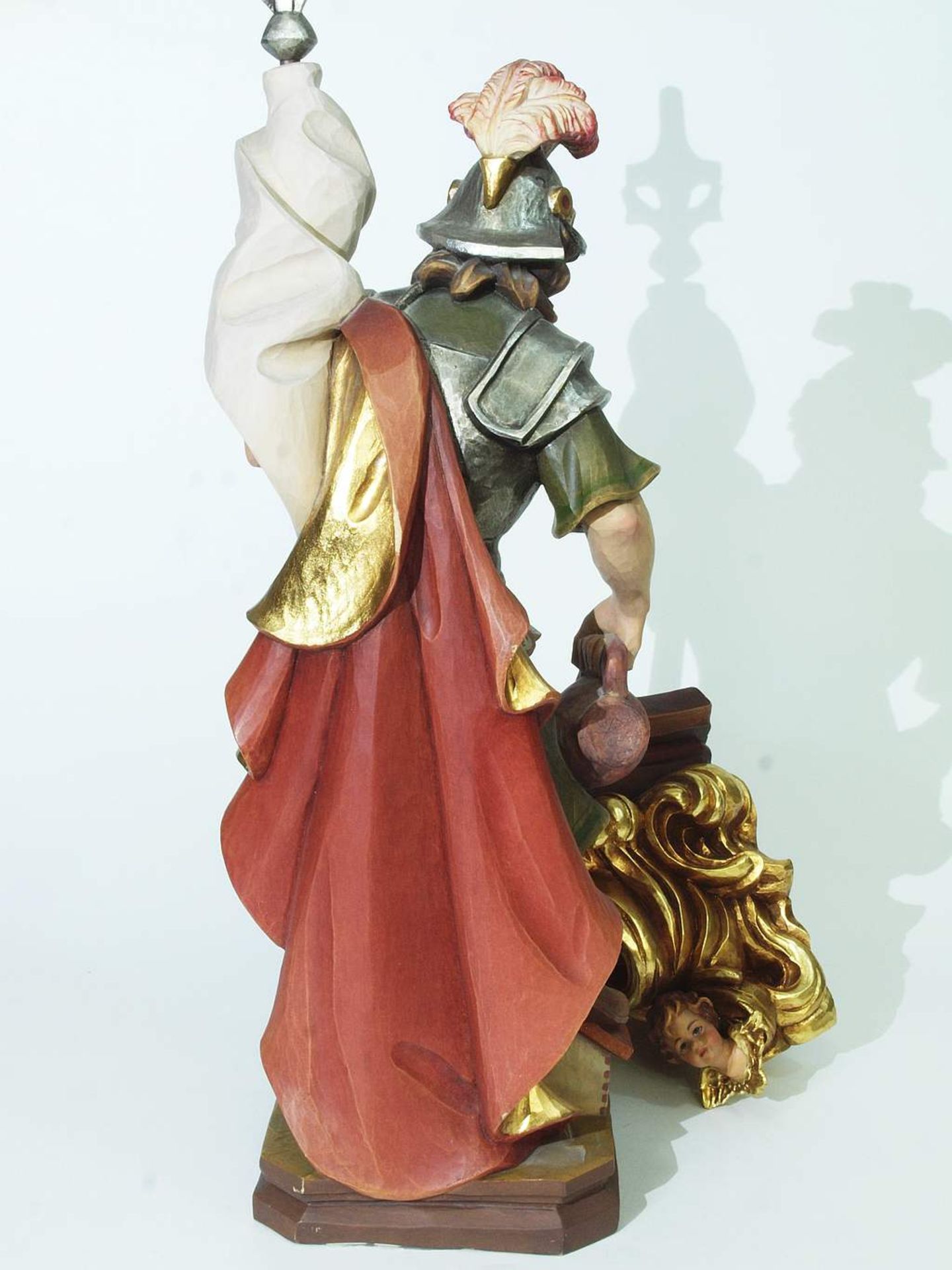 Heiliger Florian. Heiliger Florian. 2. Hl. 20. Jahrhundert Holz farbig gefaßt, partiell gold - Bild 5 aus 6