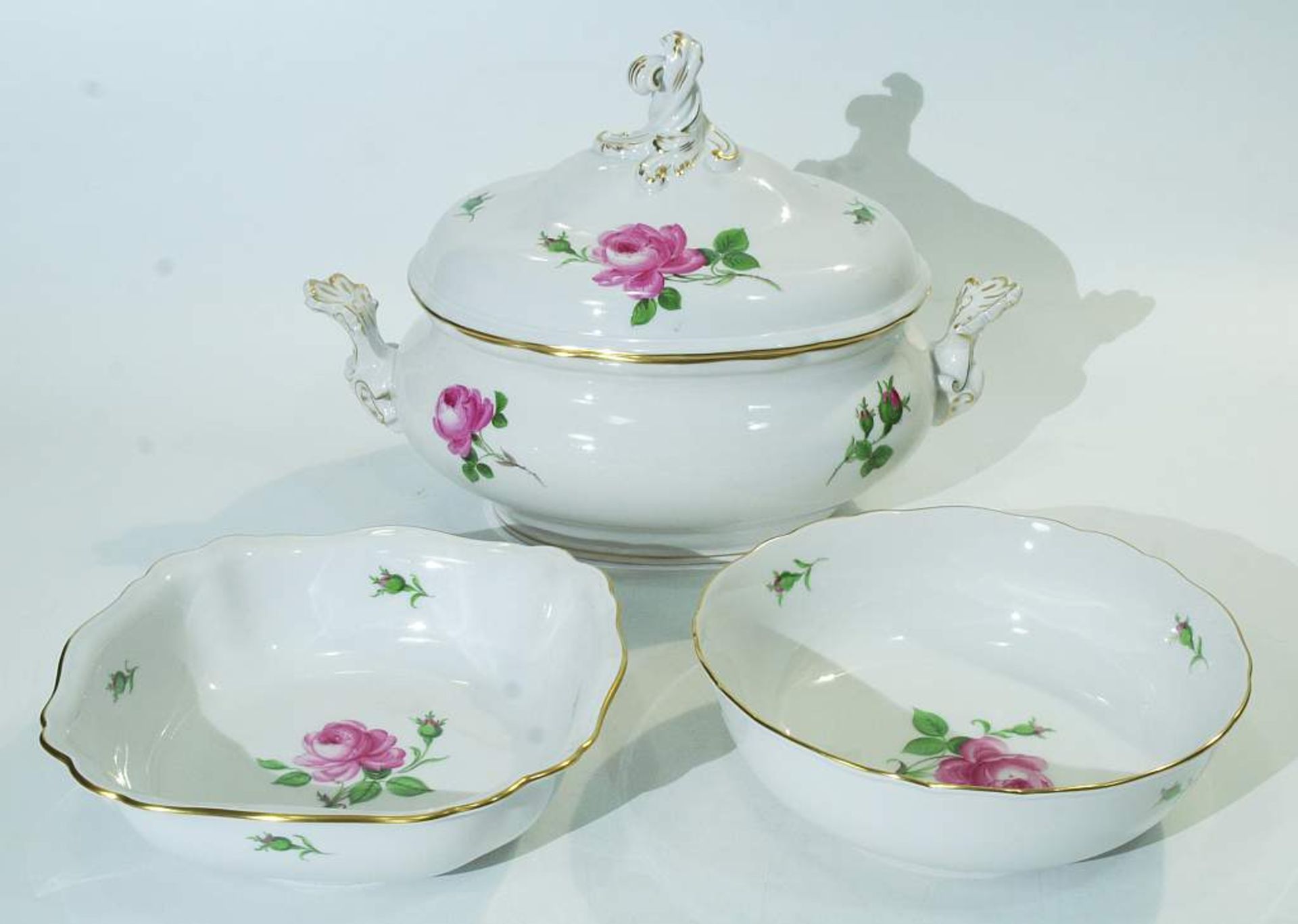 Speiseservice MEISSEN. Speiseservice MEISSEN. Nach 1934. Farbige Blumenbemalung, Dekor "Rote - Bild 5 aus 6