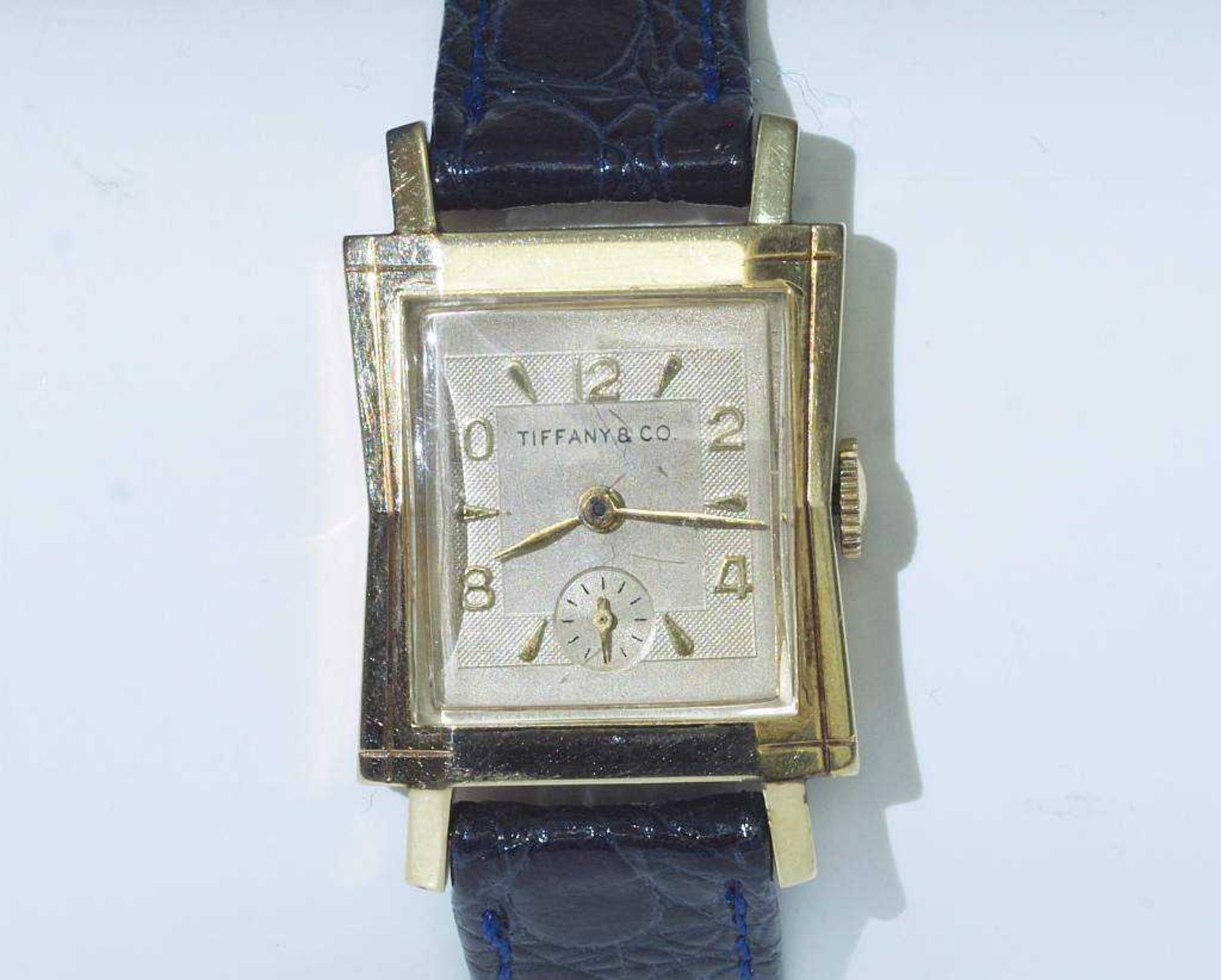 Armbanduhr TIFFANY. Armbanduhr TIFFANY. Rechteckiges Uhrengehäuse, 14 kt. Gelbgold, Zifferblatt - Bild 2 aus 4