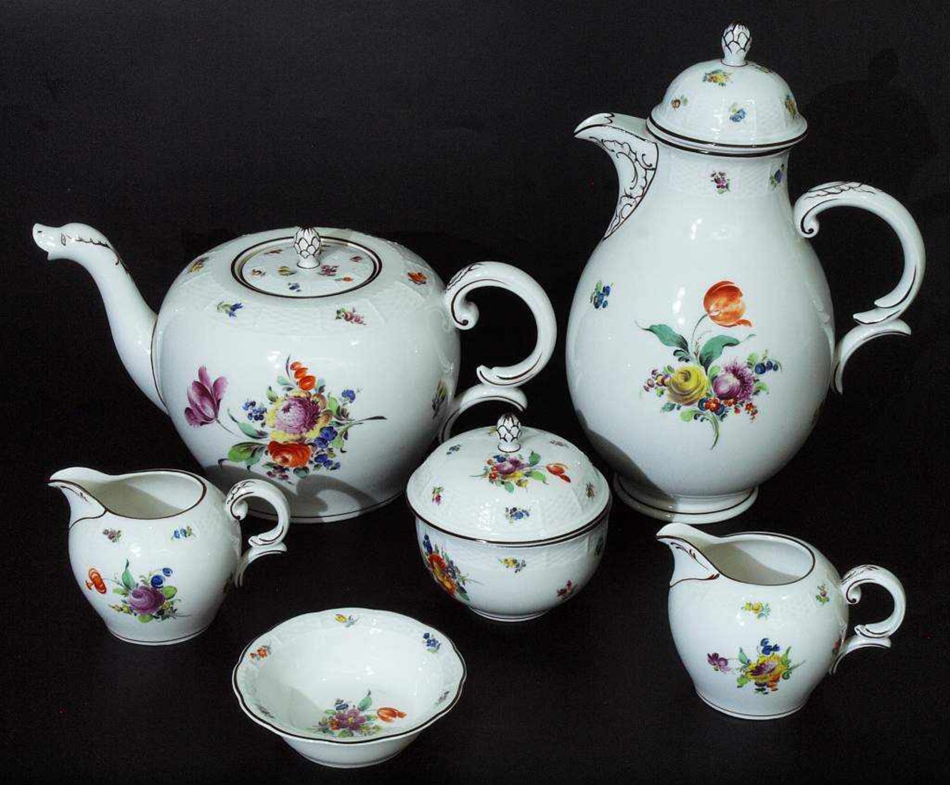 Kaffee- und Teeservice für 8 Personen. Kaffee- und Teeservice für 8 Personen. NYMPHENBURG um 1900. - Bild 4 aus 6