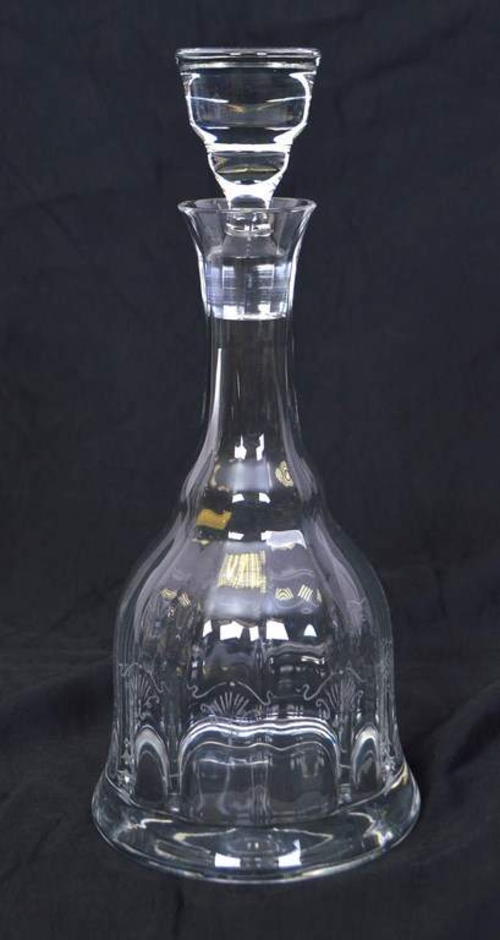 Karaffe farbl. Kristallglas, rund, H 30 cm