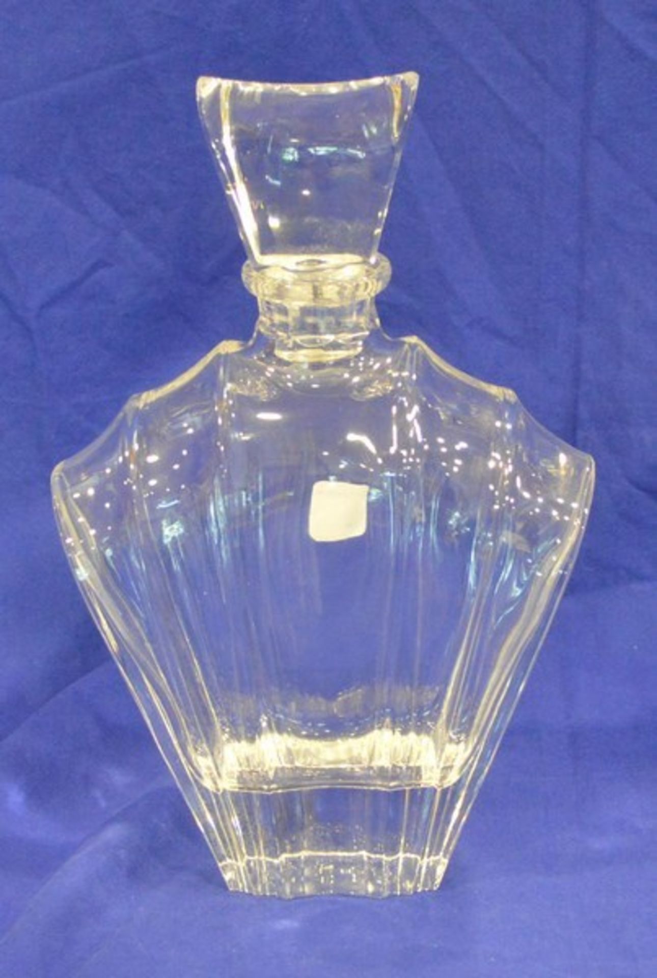 Karaffe farbl. Kristallglas, fächerförmig, im Boden monogr., H 27 cm
