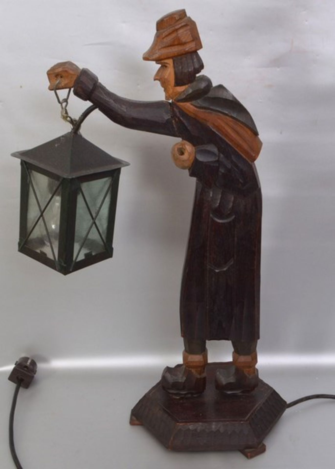 Tischlampe "Nachtwächter" 1-lichtig, Holz, geschnitzt, teilweise farbig abgesetzt, H 67 cm