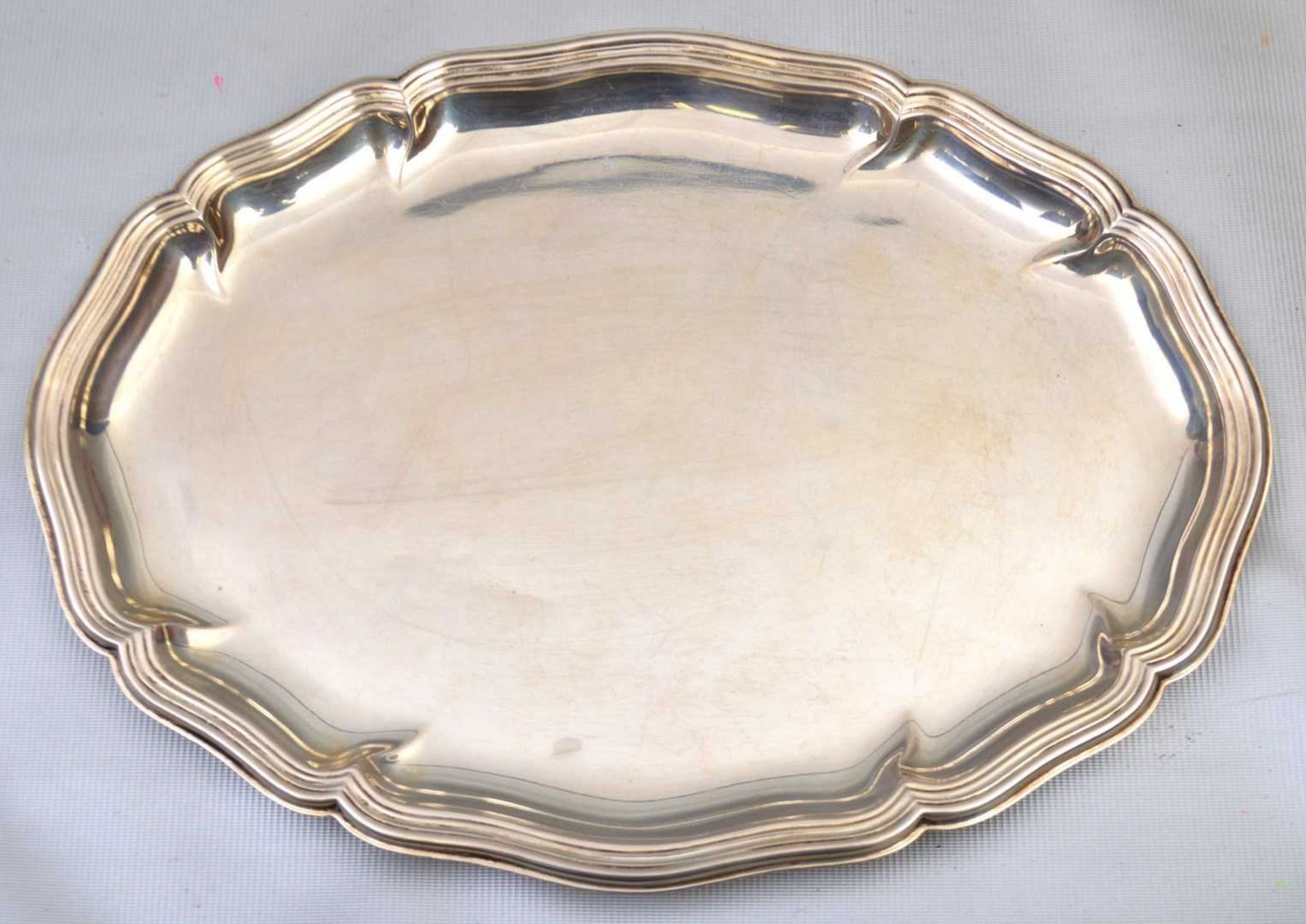 Kleines Tablett oval, gewellter Rand, 18 X 24 cm, 830er Silber