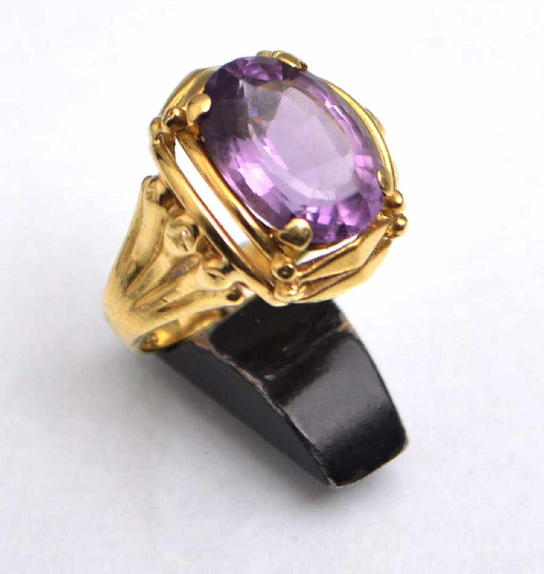 Damenring 14 kt. Gelbgold, mit Amethyst, RG 50